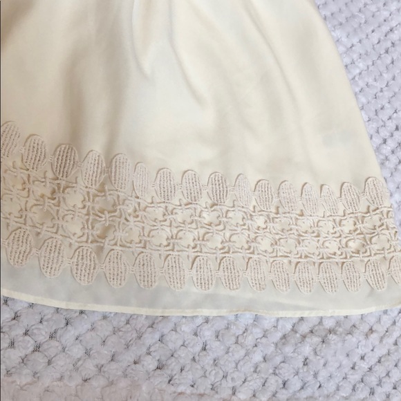 💕🌸Express🌸💕 Cream Keyhole Neckline Dress - Picture 4 of 6